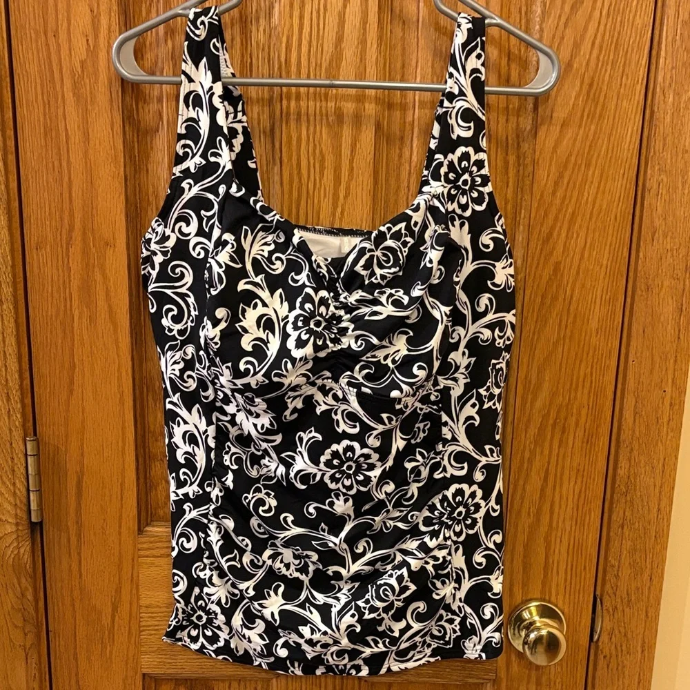 Lands' End Black & White Floral Underwire Sweetheart Neckline Swim Top Tankini